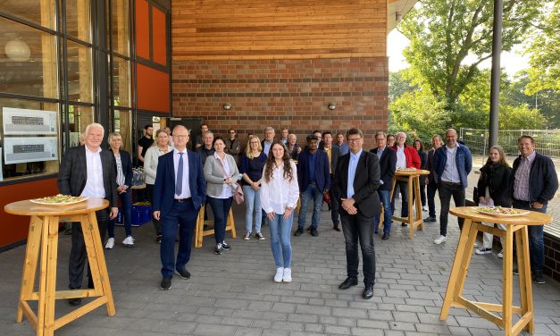 Neues Gebäude an Gesamtschule übergeben