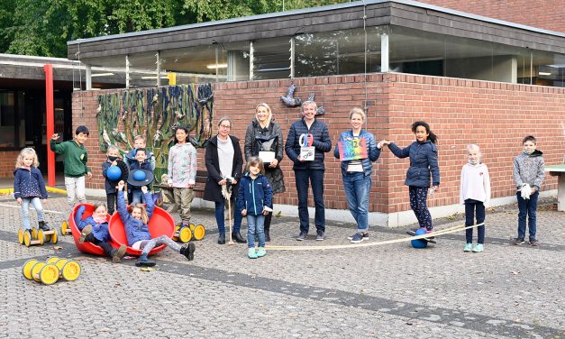 Spende für eine Schule an der Ahr