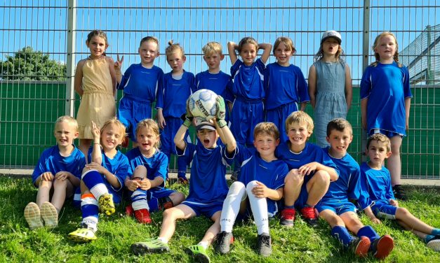 Hülser Grundschulen erfolgreich bei St. Huberter Fußballturnier