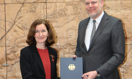 Bundesverdienstkreuz an Ute Gremmel-Geuchen verliehen