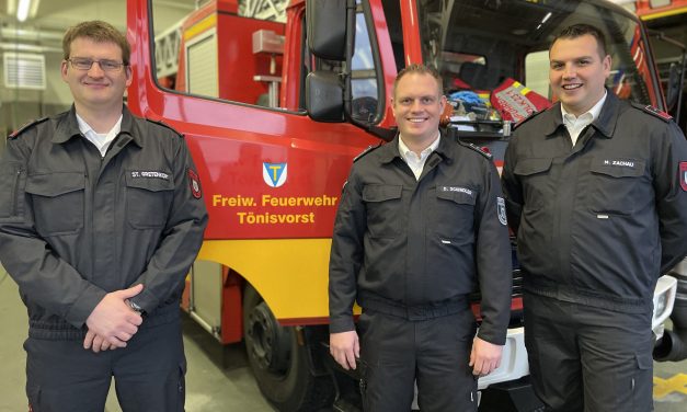 Neue Löschzugführung in St. Tönis