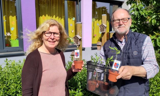 Vorster Schützen spenden Sonnenblumen