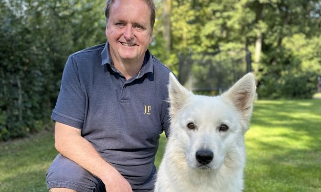 Alexander Freitag und Martin Rütter kennen sich seit 50 Jahren