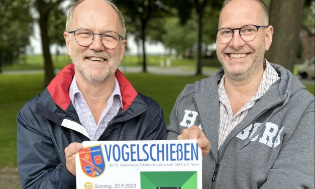 Schützen suchen beim Vogelschießen einen neuen König