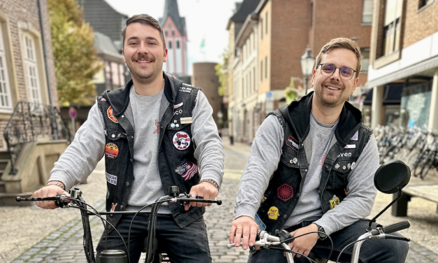 Neun „Frettchen“ rollen auf ihren Mofas durch Kempen