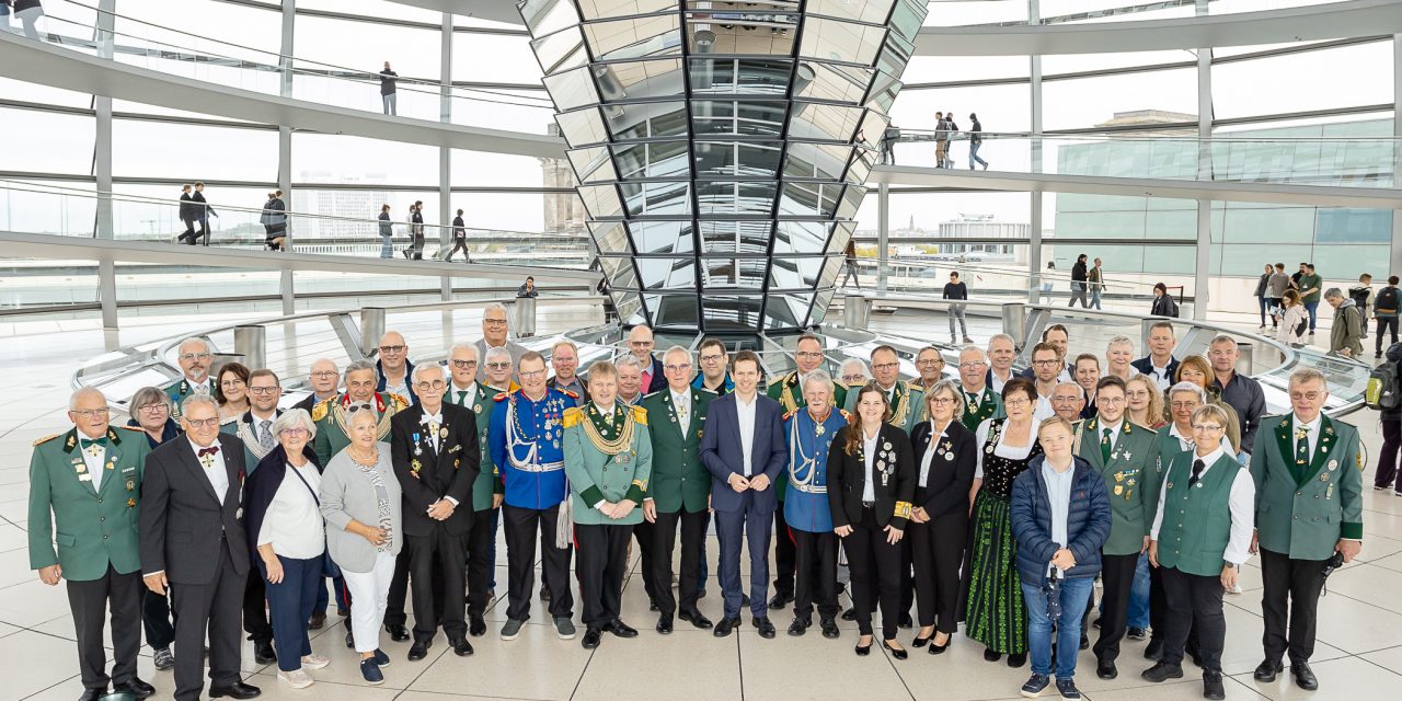 Kempener Schützen besuchten Martin Plum im Bundestag