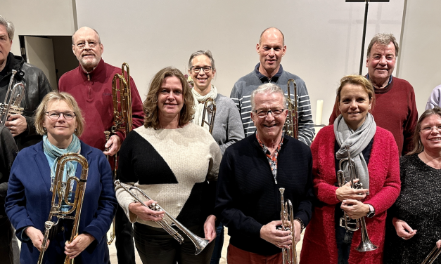 Posaunenchor spielt seit 65 Jahren am 24. Dezember vom Burgturm