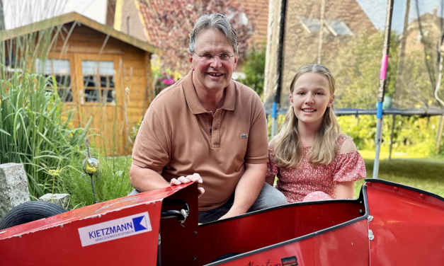 Familie Hantschel mit Tradition und Geschwindigkeit beim 20. Seifenkistenrennen auf dem Hülser Berg