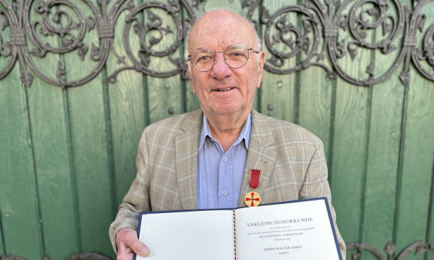 Verdienstmedaille für „Nikolaus“ Walter Simon