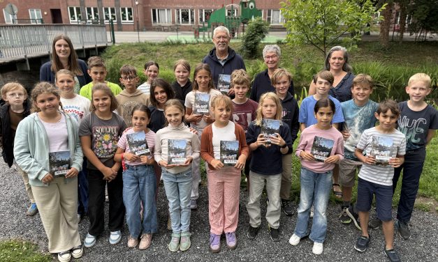 „Quer durch Hüls“ – Grundschulkinder gestalten Broschüre für Kinder