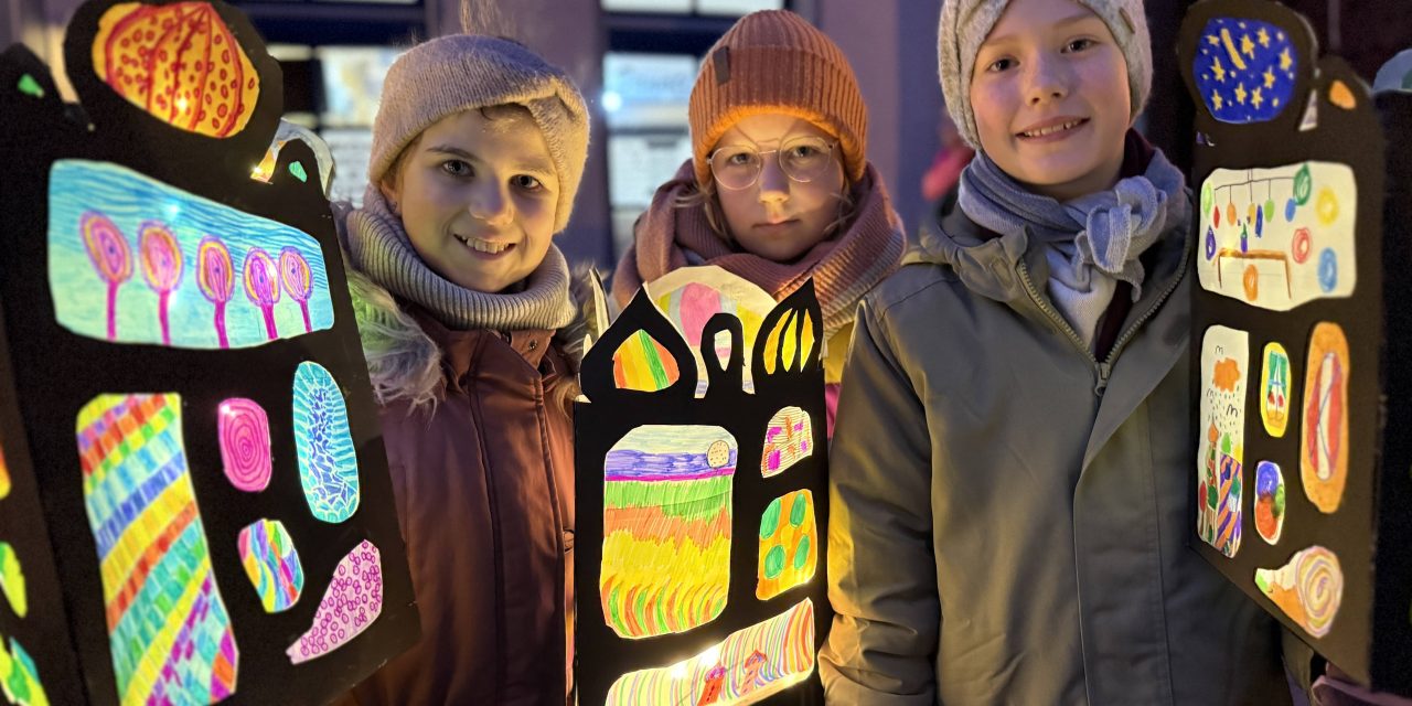 Schulkinder zogen durch St. Tönis