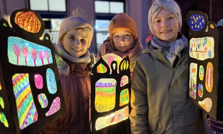 Schulkinder zogen durch St. Tönis
