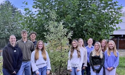 Tönisvorster pflanzen bei Baumchallenge mit