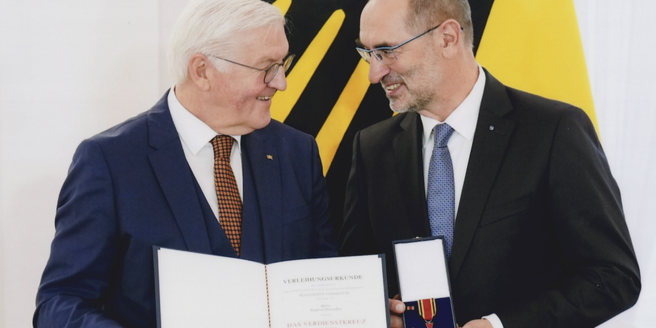 Vorster erhält Bundesverdienstkreuz 