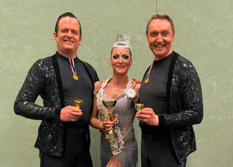 Drei Kempener tanzen Lateinformation in der Bundesliga