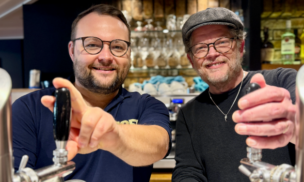 Vatertag auf dem Rathausplatz mit Live-Musik, DJ und kühlen Getränken