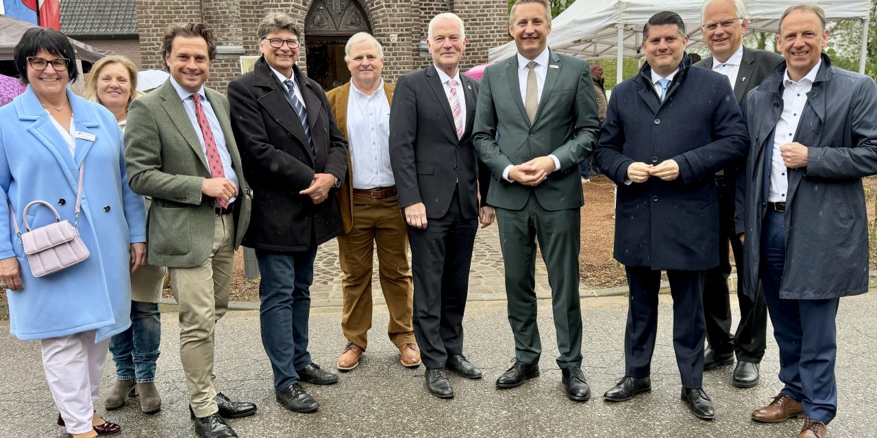 Ein Stück Heimat erstrahlt neu – Kapelle Ziegelheide feierlich wiedereröffnet