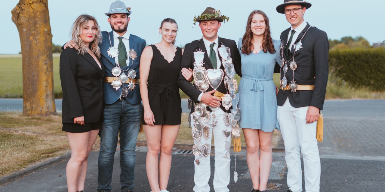 Junggesellen feiern Schützenfest