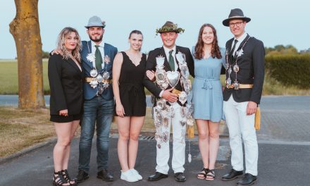 Junggesellen feiern Schützenfest